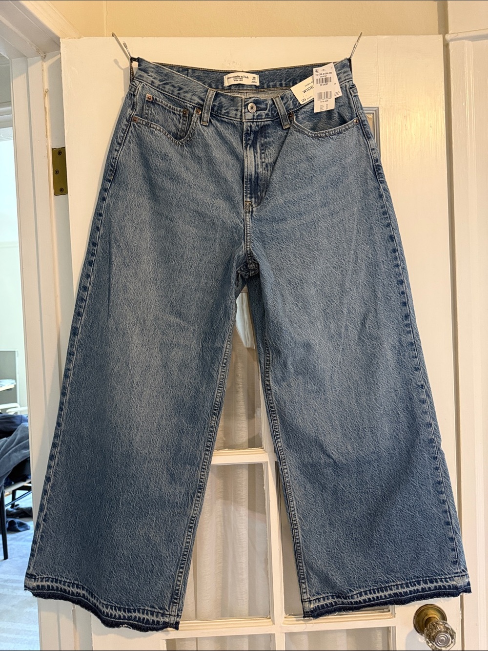Abercrombie & Fitch High Rise Wide Leg Jeans in Medium Let Down Hem - Picture 6 of 7